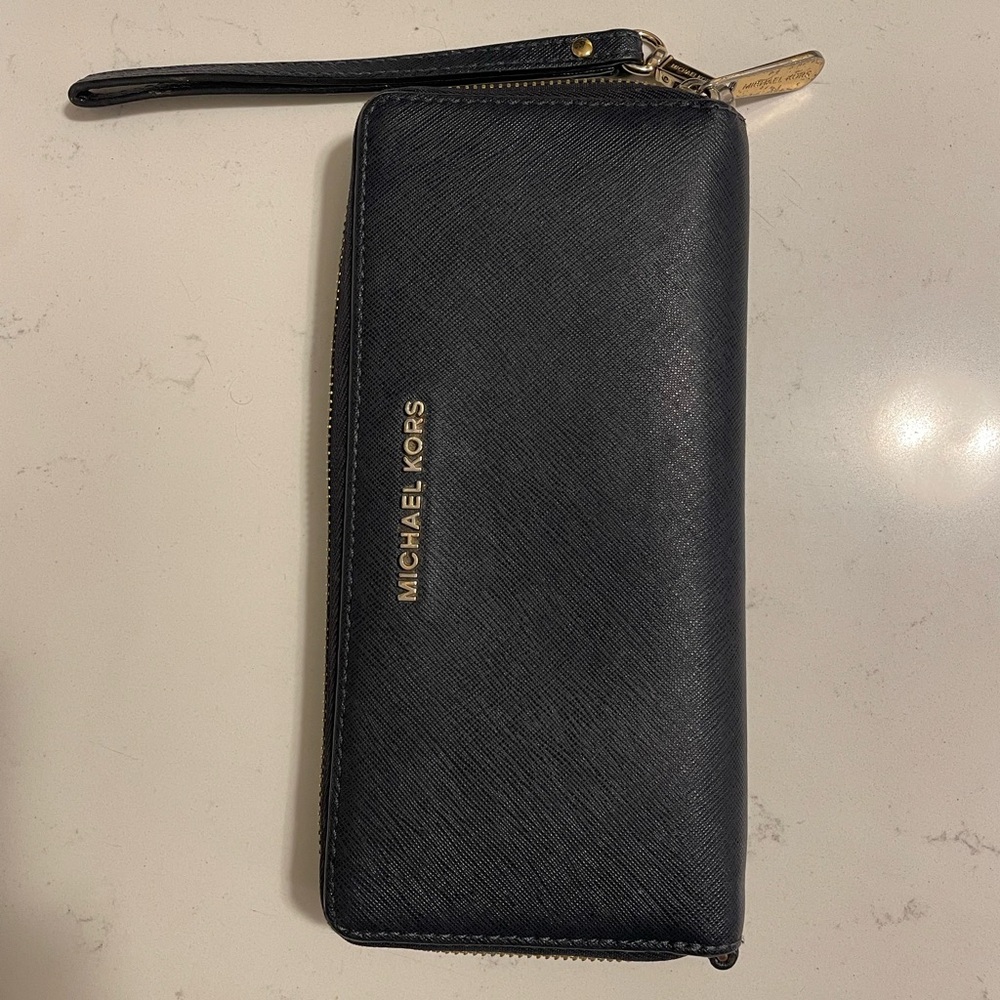 Michael Kors Leather Continental Wristlet